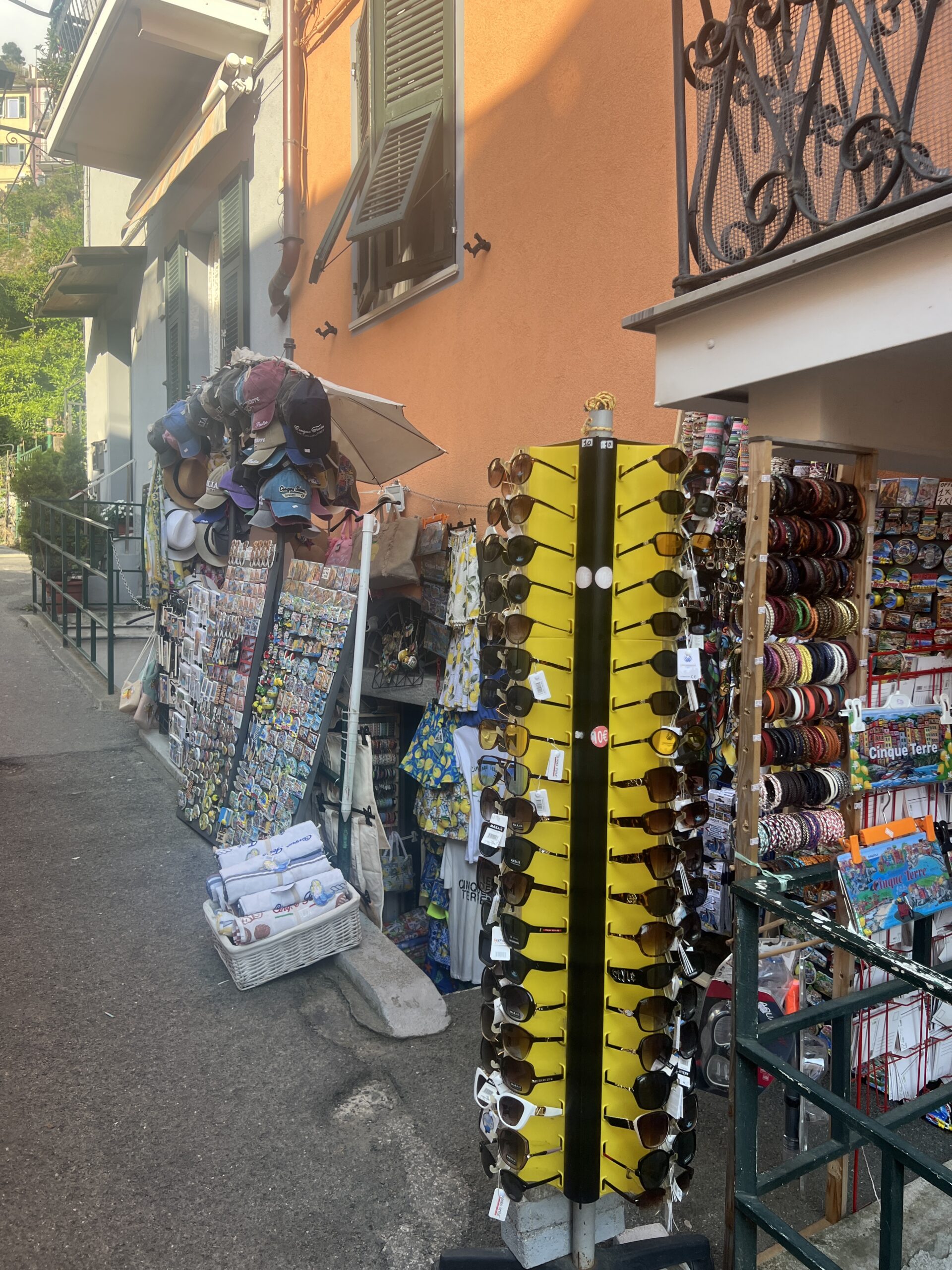Deposito bagagli vicino stazione a Manarola